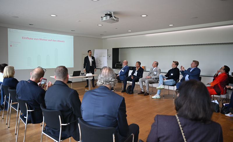 Mieten Sie stilvolle Meetingräume mit Blick auf den Zürichsee – nur wenige Minuten von Zürich entfernt, mitten im Park im Grüene.