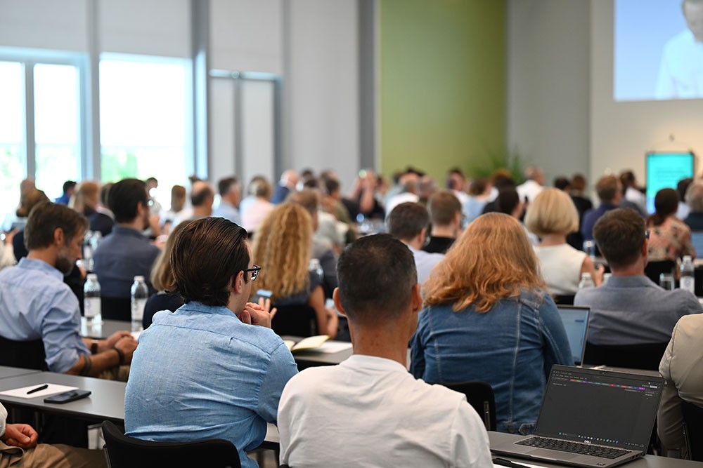 voller Konferenzsaal in der GDI Eventlocation